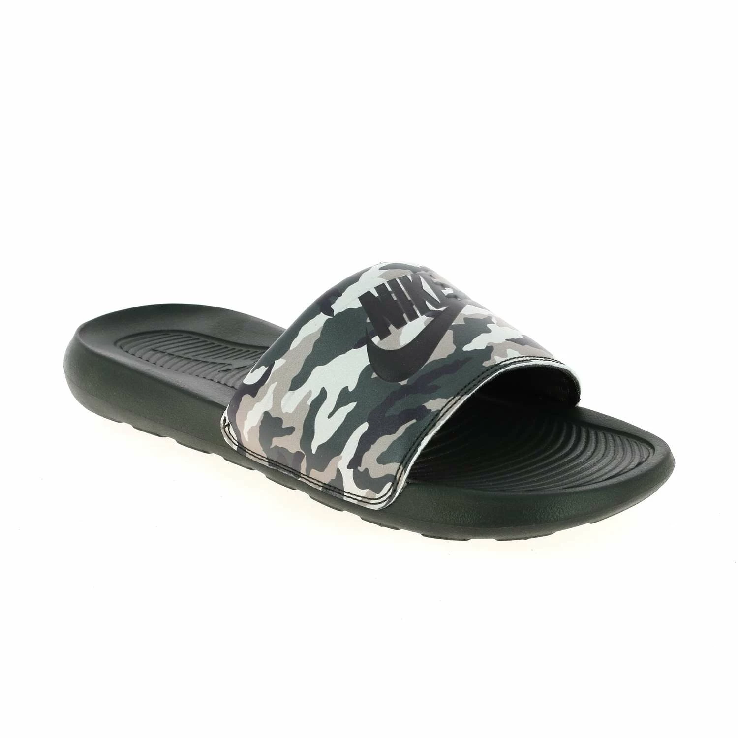 NIKE VICTORI ONE 3 NIKE VICTORI ONE